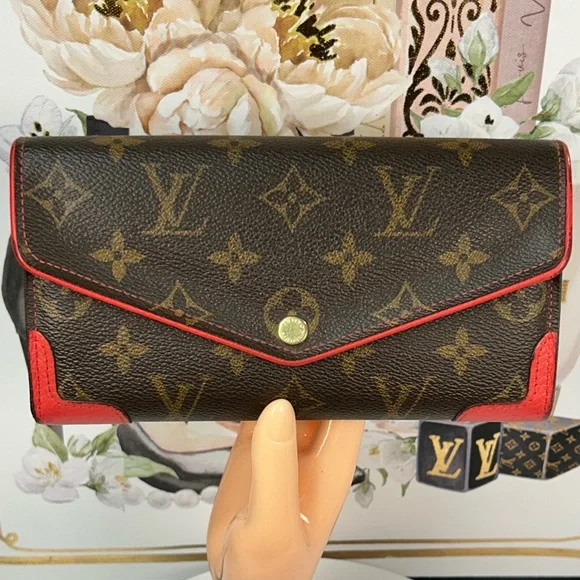 Louis Vuitton Retiro Monogram Sarah Wallet 😍❤️ - Picture 14 of 17